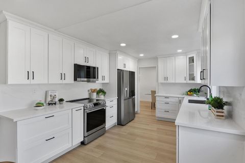 Tiny photo for 180 Park Sharon Drive, SAN JOSE, CA 95136 (MLS # ML82025048)