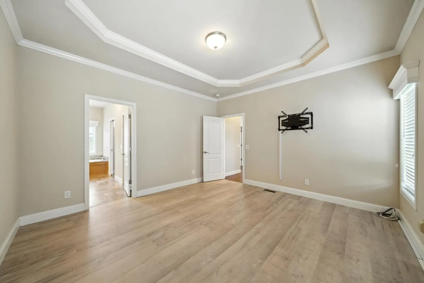 Mountain View, California 94041, United States, 3 Bedrooms Bedrooms, ,2 BathroomsBathrooms,Residential,Active,159507