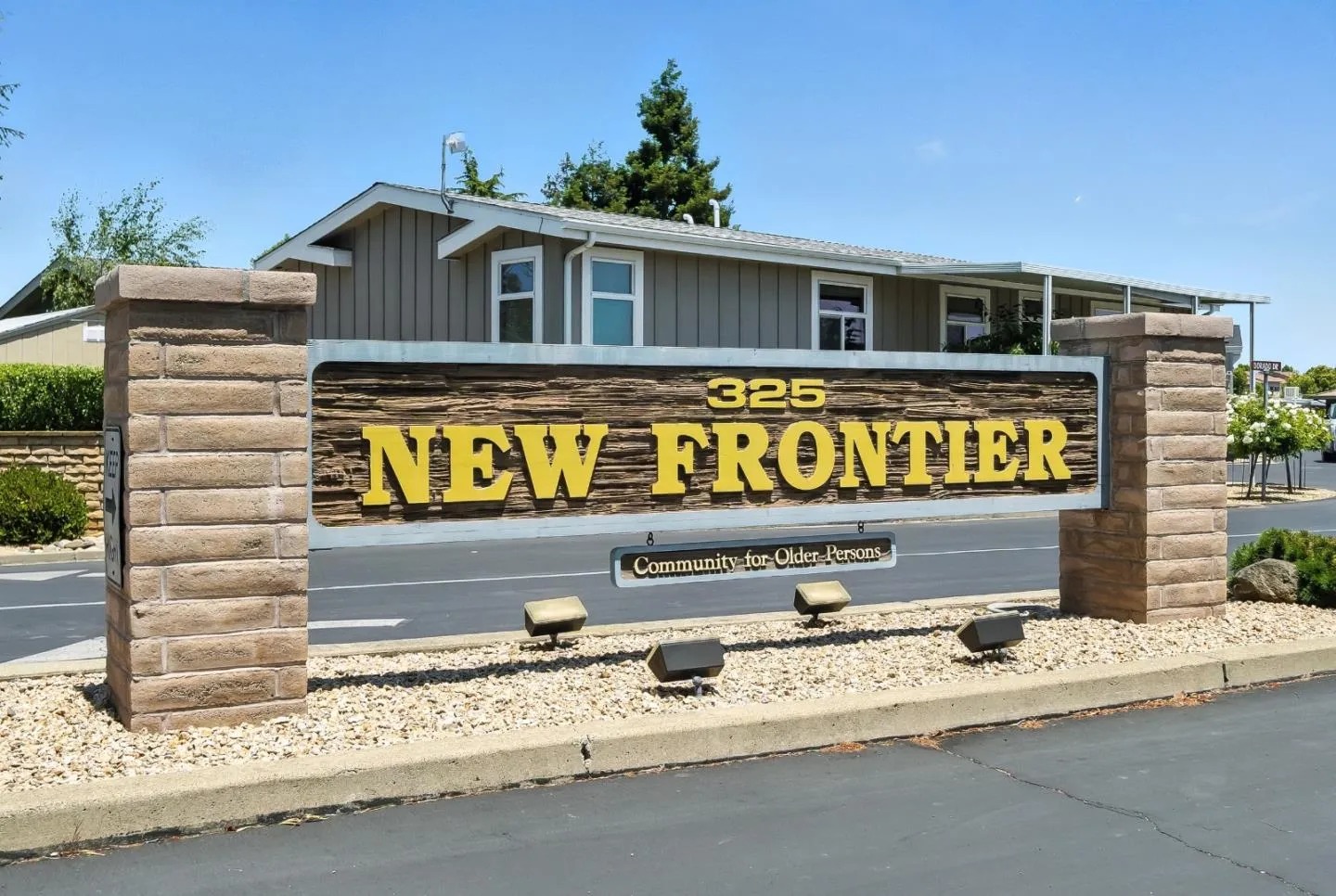 Mountain View, California 94041, United States, 3 Bedrooms Bedrooms, ,2 BathroomsBathrooms,Residential,Active,159507