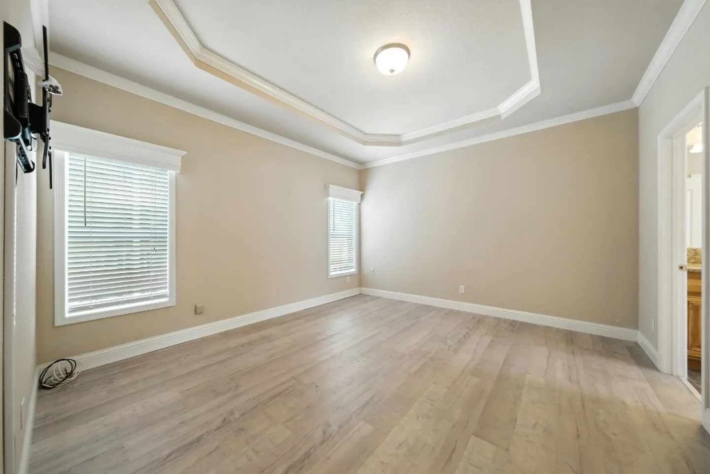 Mountain View, California 94041, United States, 3 Bedrooms Bedrooms, ,2 BathroomsBathrooms,Residential,Active,159507