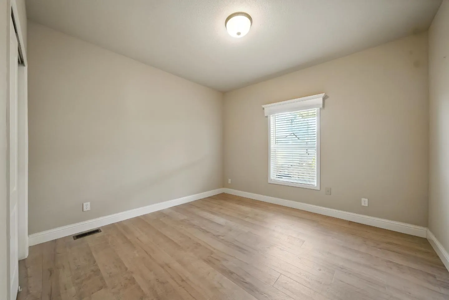 Mountain View, California 94041, United States, 3 Bedrooms Bedrooms, ,2 BathroomsBathrooms,Residential,Active,159507