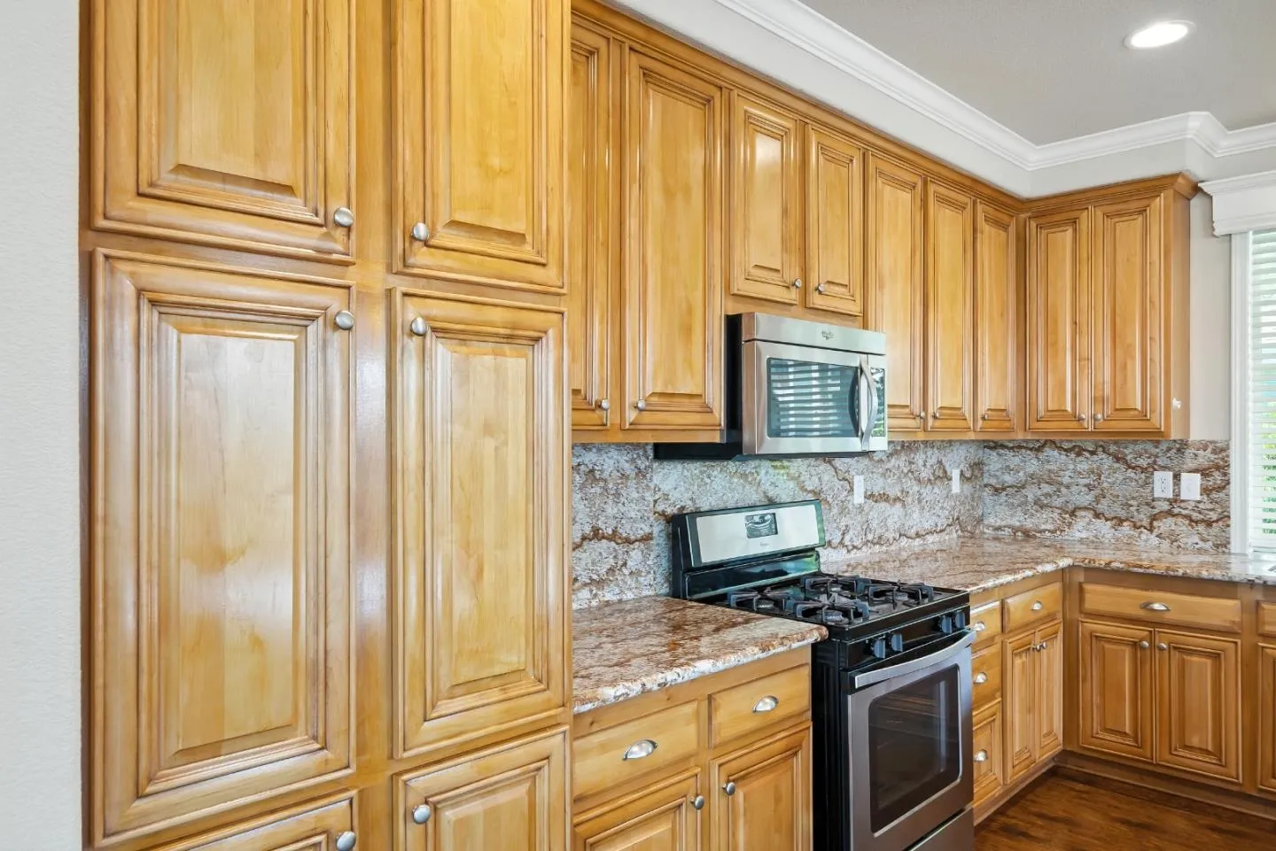 Mountain View, California 94041, United States, 3 Bedrooms Bedrooms, ,2 BathroomsBathrooms,Residential,Active,159507