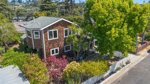 Photo of 516 Gertrude Avenue, APTOS, CA 95003 (MLS # ML82018871)