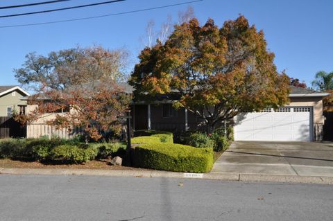 Photo of 15104 Bel Escou Drive, SAN JOSE, CA 95124 (MLS # ML82027995)