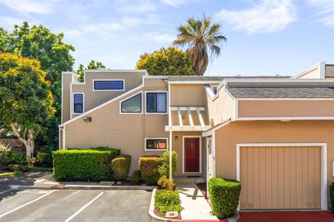 Photo of 1993 Plymouth Street #11, MOUNTAIN VIEW, CA 94043 (MLS # ML82039633)