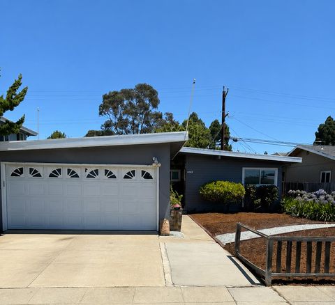 Photo of 2641 Holland Street, SAN MATEO, CA 94403 (MLS # ML82053771)