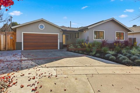 Tiny photo for 5546 Amby Drive, SAN JOSE, CA 95124 (MLS # ML82029736)