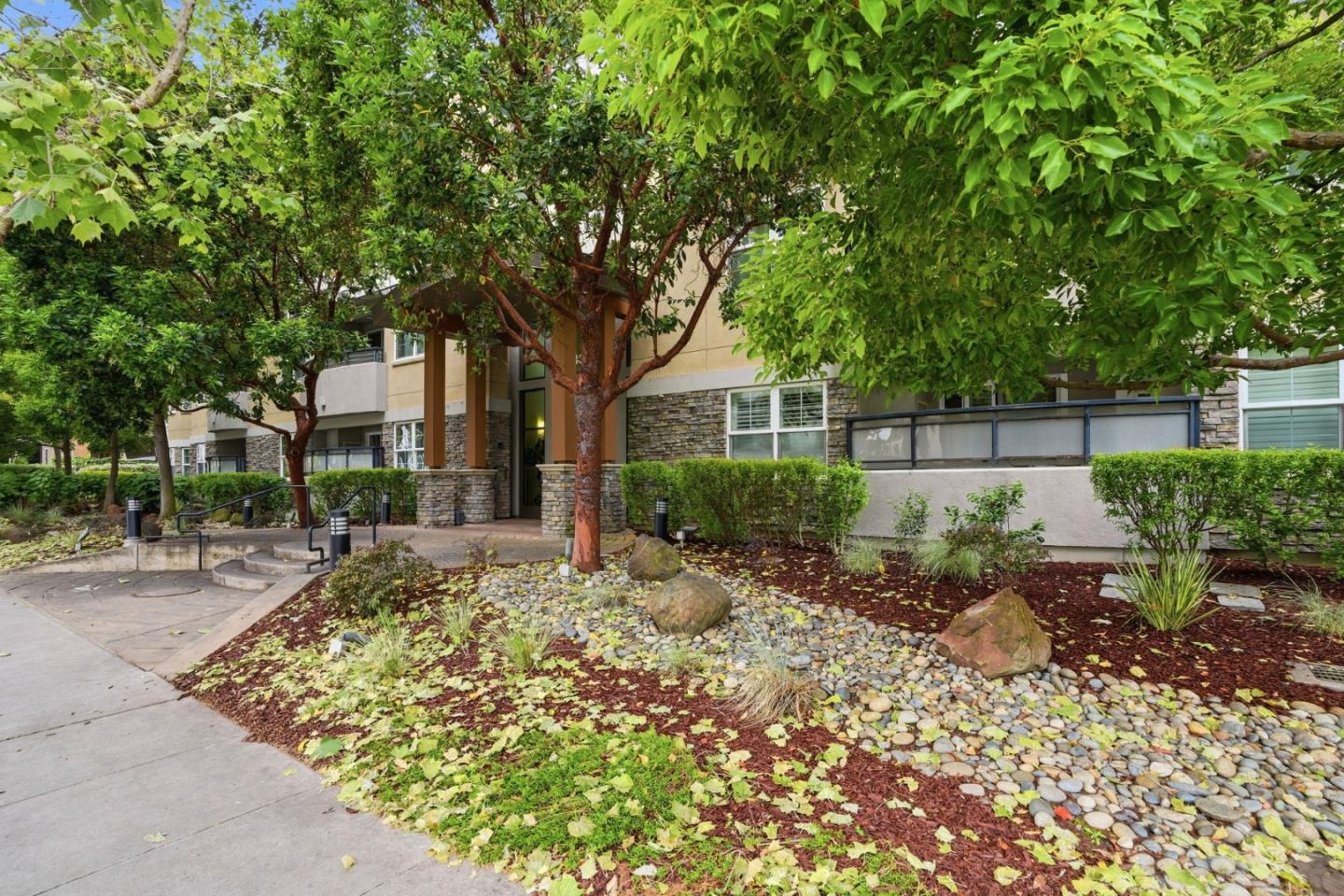 4388 El Camino Real 309
