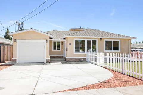MLS: ML82050645