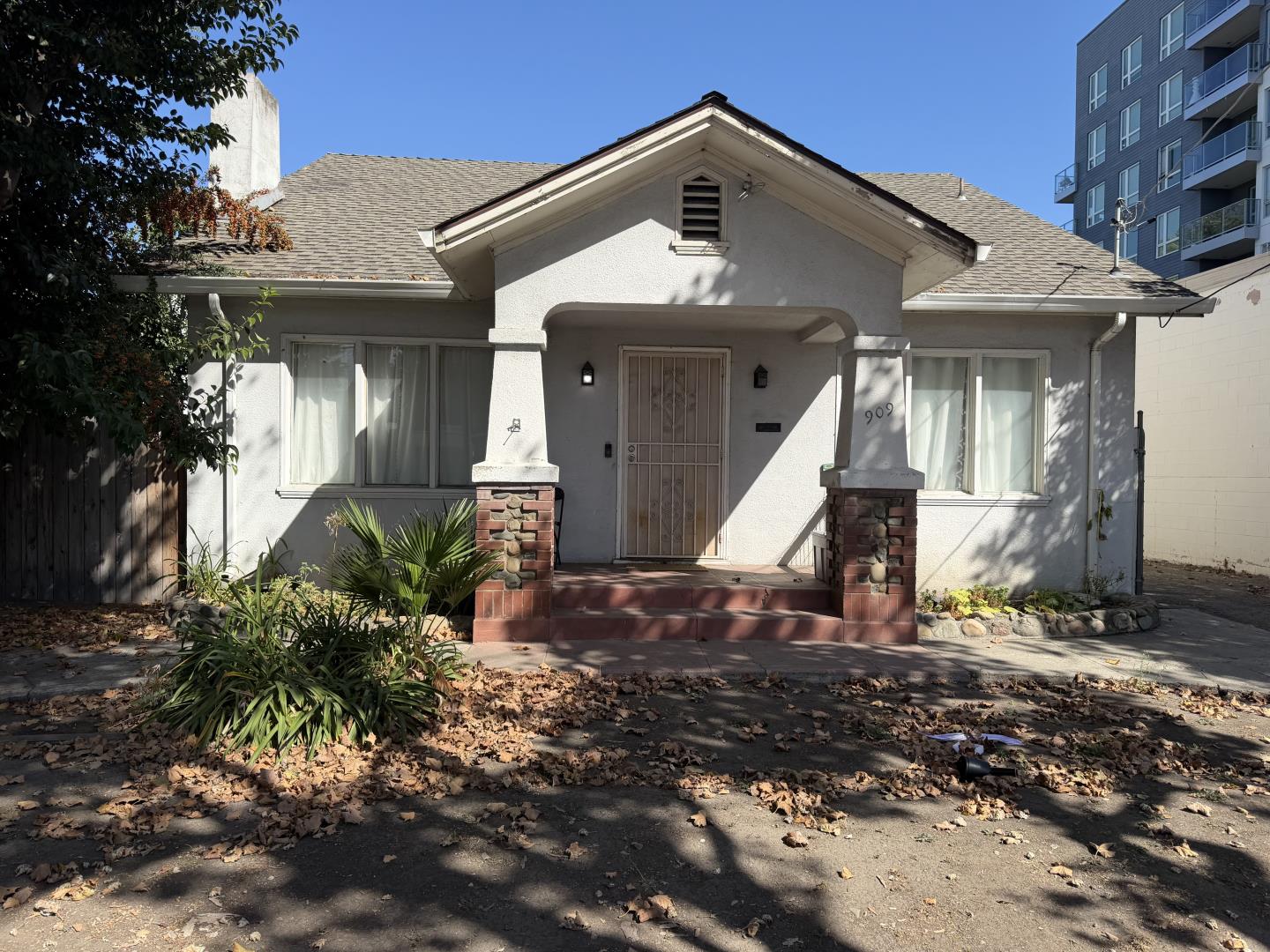 909 W Julian Street, San Jose CA 95126