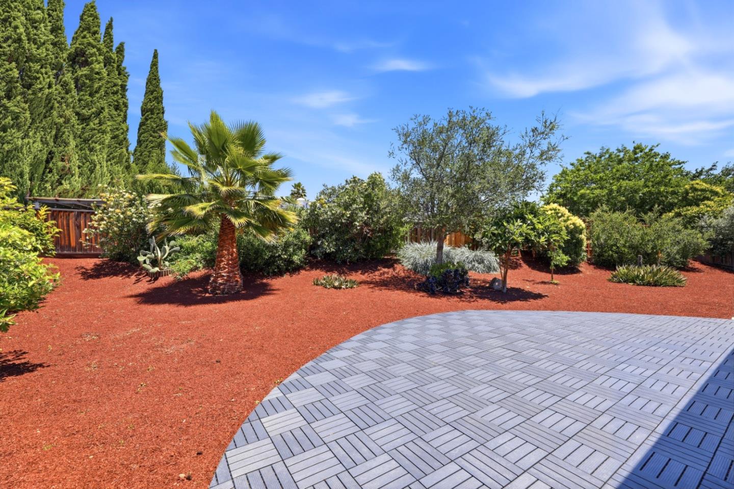 406 La Pala Place