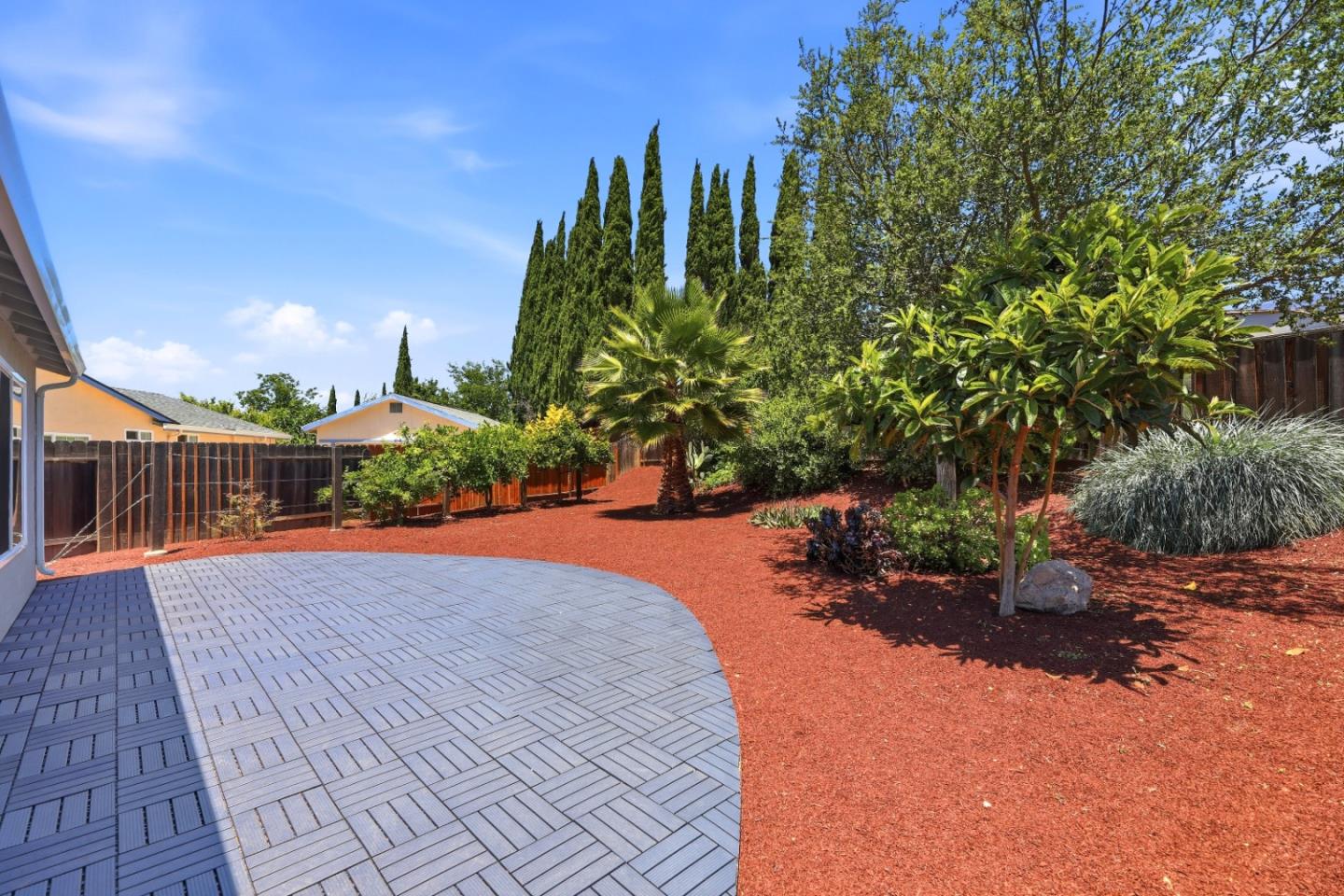406 La Pala Place