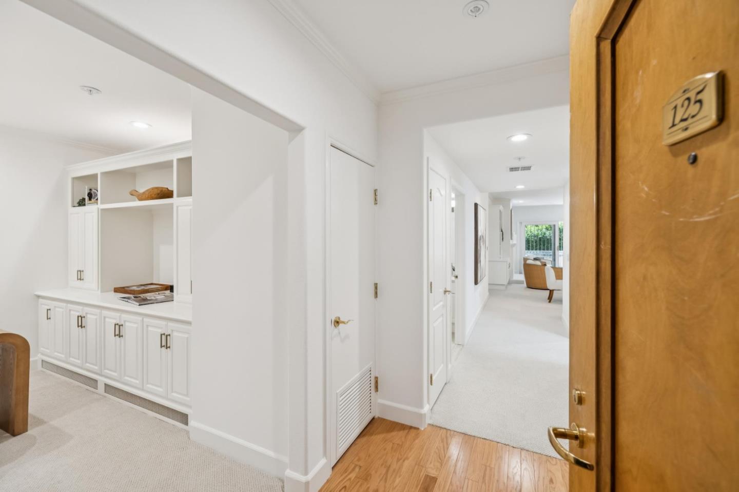 1 West Edith Avenue D125