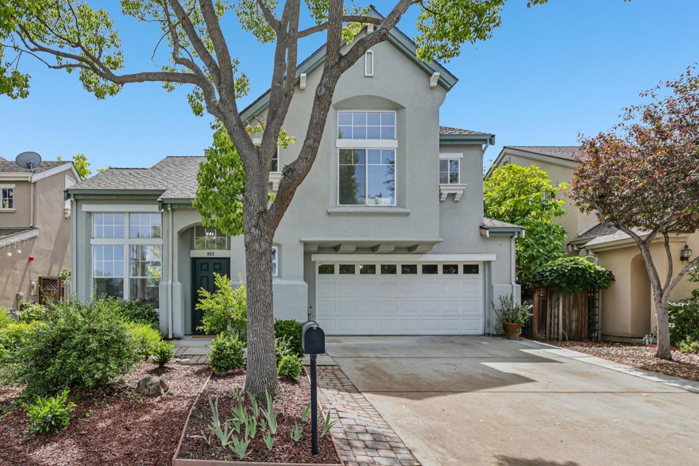 882 West Mc Kinley Avenue