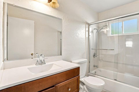 Tiny photo for 6 Huntington Circle, PITTSBURG, CA 94565 (MLS # ML82060441)