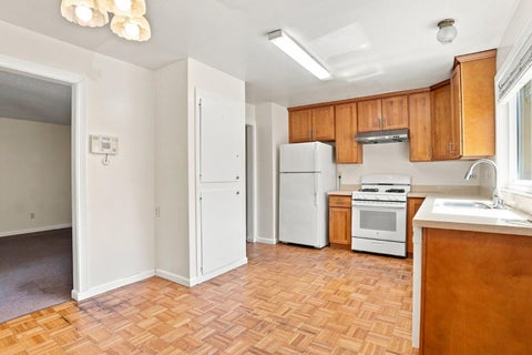 Tiny photo for 6 Huntington Circle, PITTSBURG, CA 94565 (MLS # ML82060441)