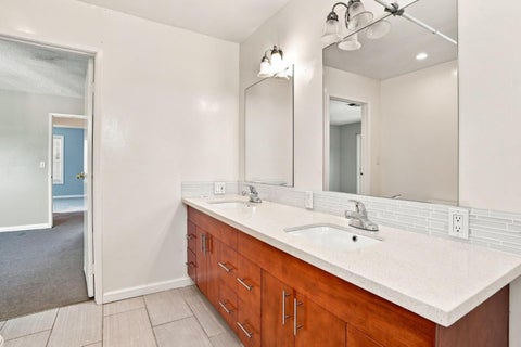 Tiny photo for 6 Huntington Circle, PITTSBURG, CA 94565 (MLS # ML82060441)