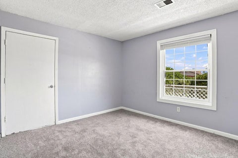 Tiny photo for 6 Huntington Circle, PITTSBURG, CA 94565 (MLS # ML82060441)
