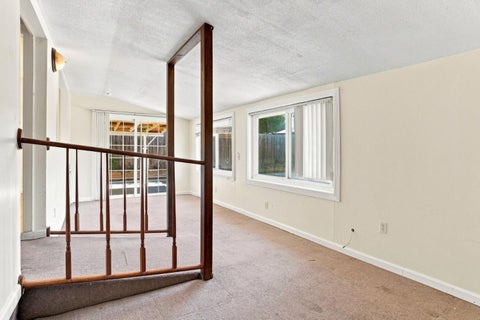 Tiny photo for 6 Huntington Circle, PITTSBURG, CA 94565 (MLS # ML82060441)