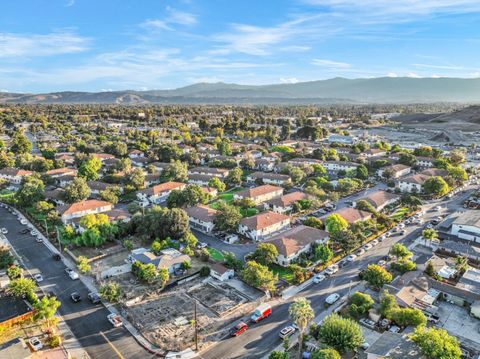 Tiny photo for 364 Kenbrook Circle, SAN JOSE, CA 95111 (MLS # ML82025298)