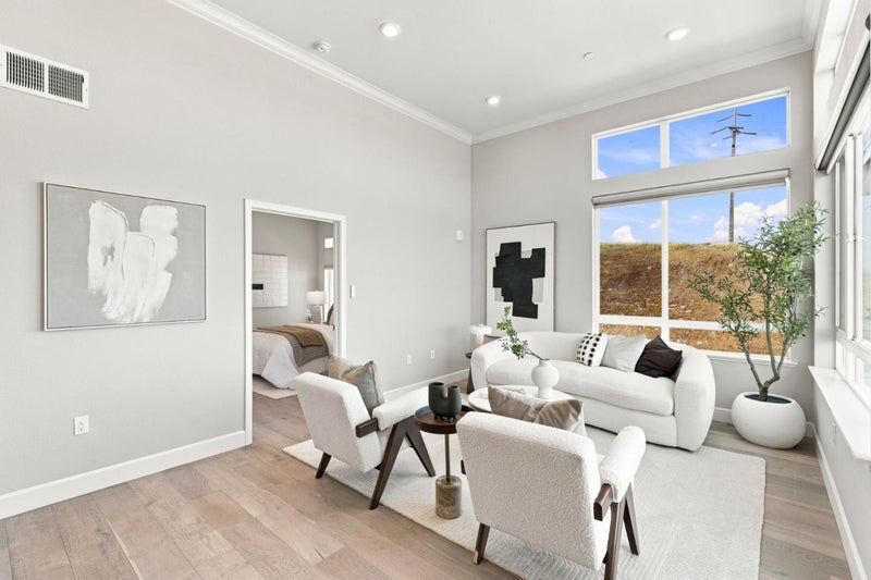 382 Llano De Los Robles Ave Unit 9