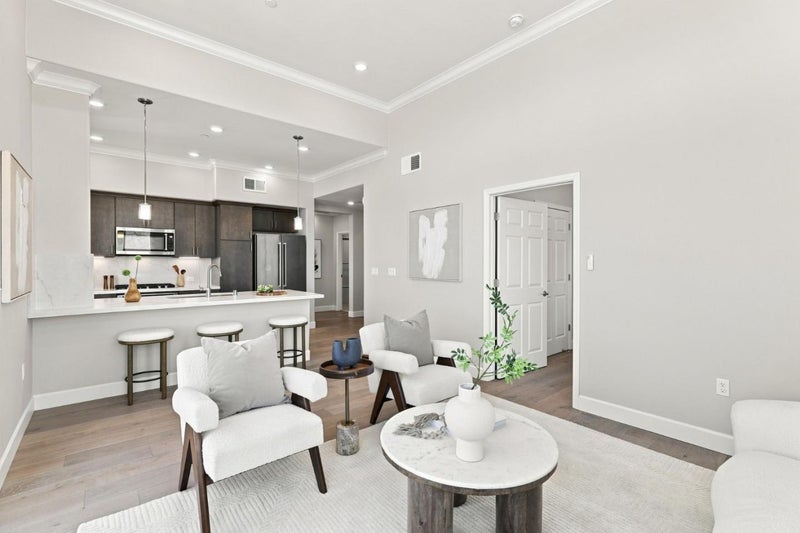 382 Llano De Los Robles Ave Unit 9
