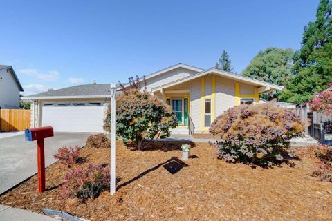 Photo of 6179 San Gabriel Place, ROHNERT PARK, CA 94928 (MLS # ML82024111)