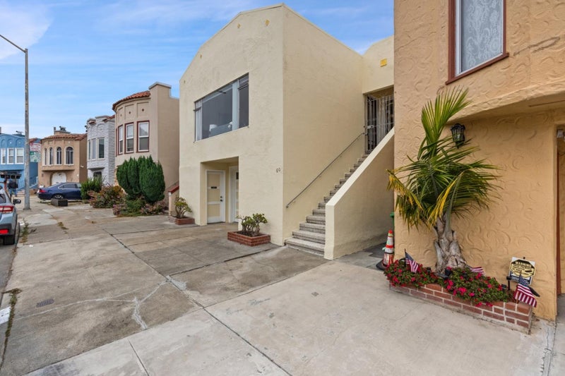60 Camellia Avenue