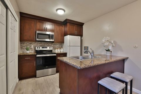 Tiny photo for 5480 Tradewinds Walkway #1, San Jose, CA 95123 (MLS # ML82028159)