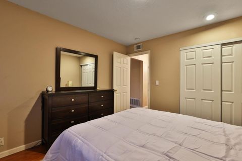 Tiny photo for 5480 Tradewinds Walkway #1, San Jose, CA 95123 (MLS # ML82028159)
