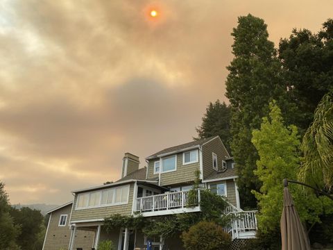 Photo of 18300 Lakeview Court, LOS GATOS, CA 95033 (MLS # ML82040184)