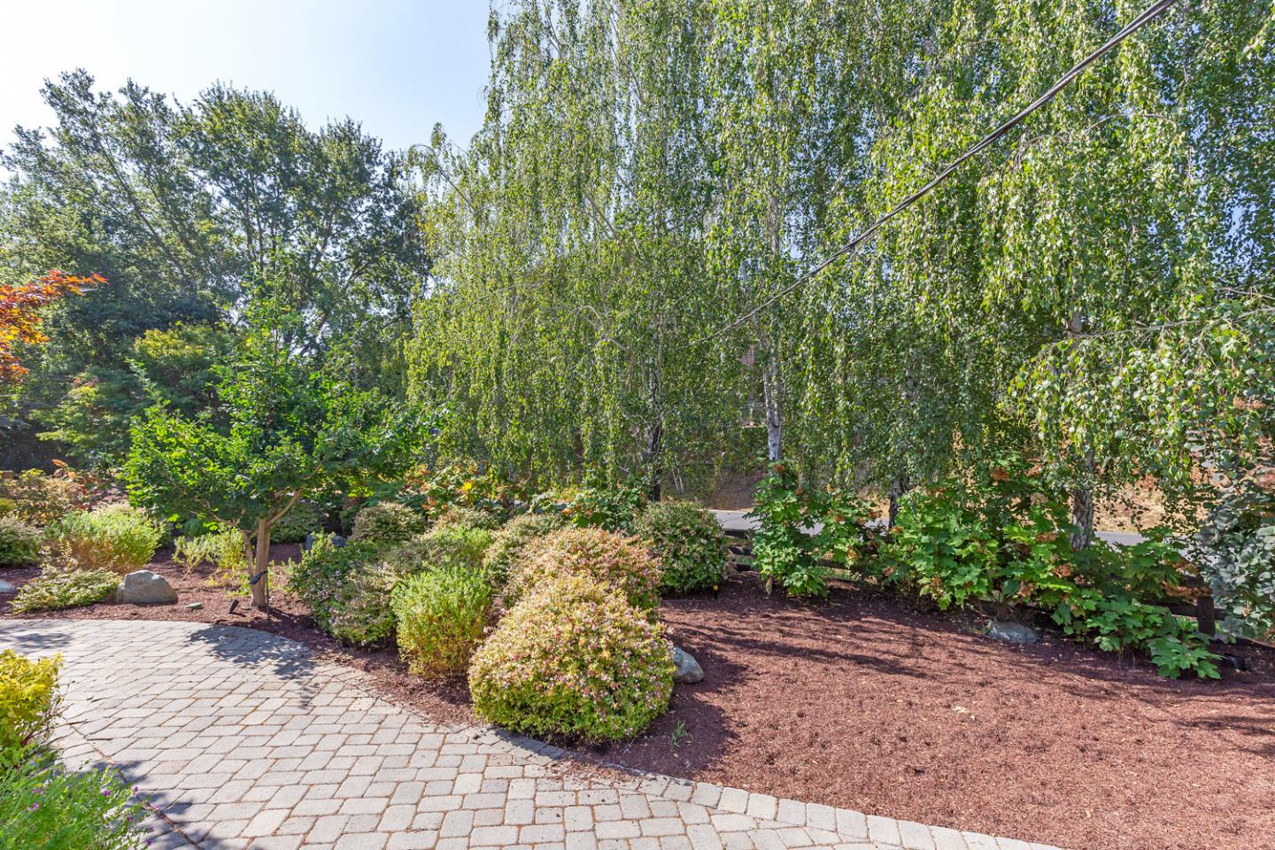 1025 Border Road