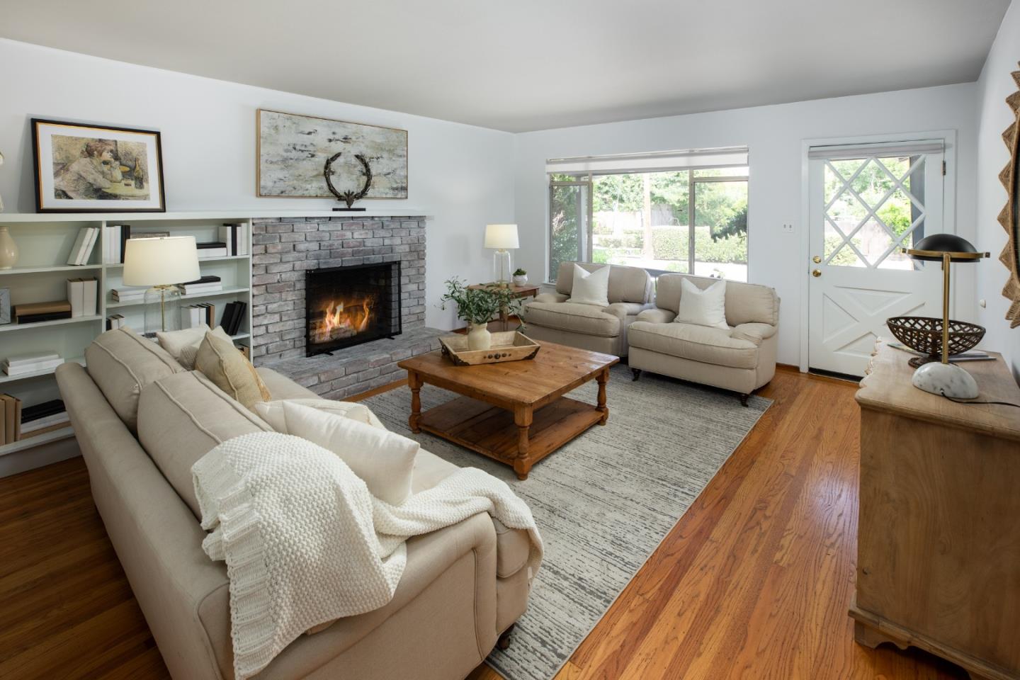 654 Loma Verde Avenue