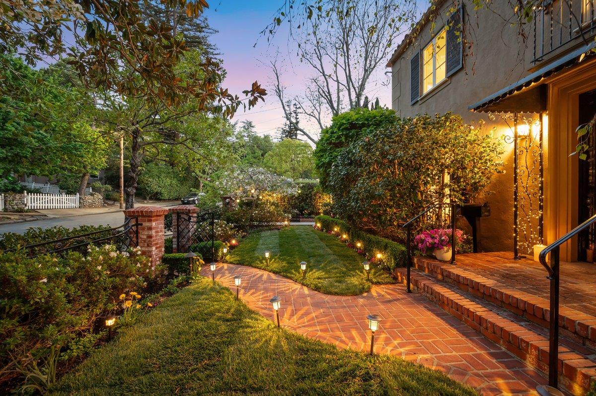 526 West Poplar Avenue