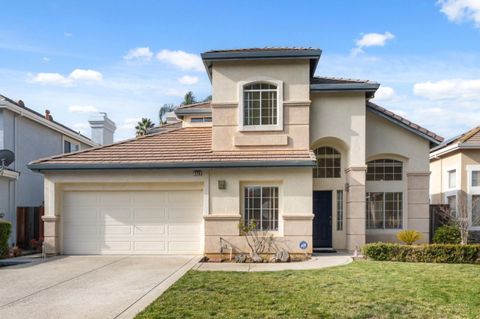 Photo of 175 Avenida Espana, SAN JOSE, CA 95139 (MLS # ML82029159)