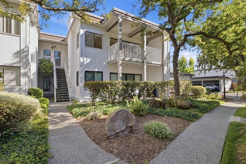 1322 Woodside Road