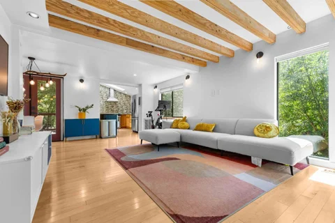 MLS: ML82059898
