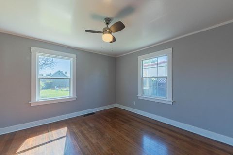 Tiny photo for 116 Oak Street, Salinas, CA 93901 (MLS # ML82039498)