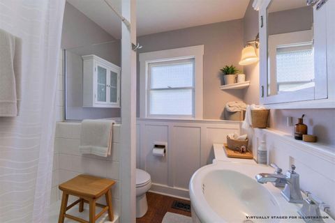 Tiny photo for 116 Oak Street, Salinas, CA 93901 (MLS # ML82039498)