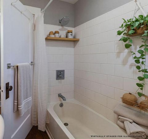 Tiny photo for 116 Oak Street, Salinas, CA 93901 (MLS # ML82039498)