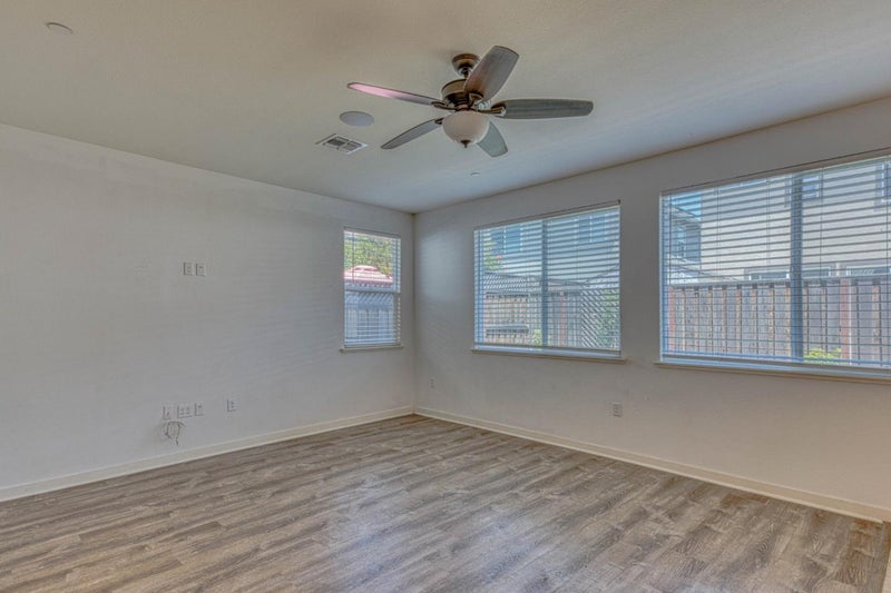 271 Lamplighter Lane