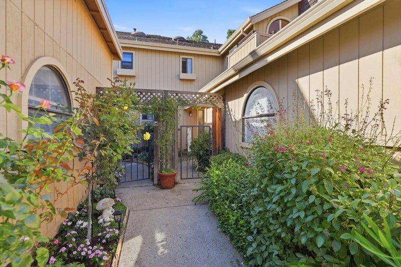 2101 Darnis Circle