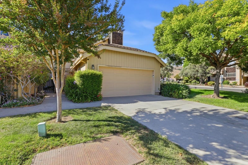 2101 Darnis Circle