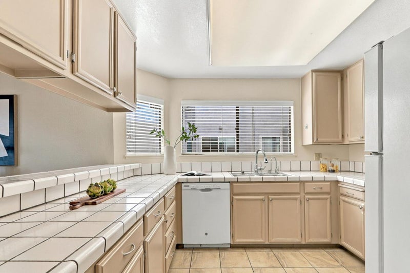 3526 Flora Vista Avenue