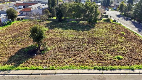 7200 Meadowgate Drive SACRAMENTO CA 95823