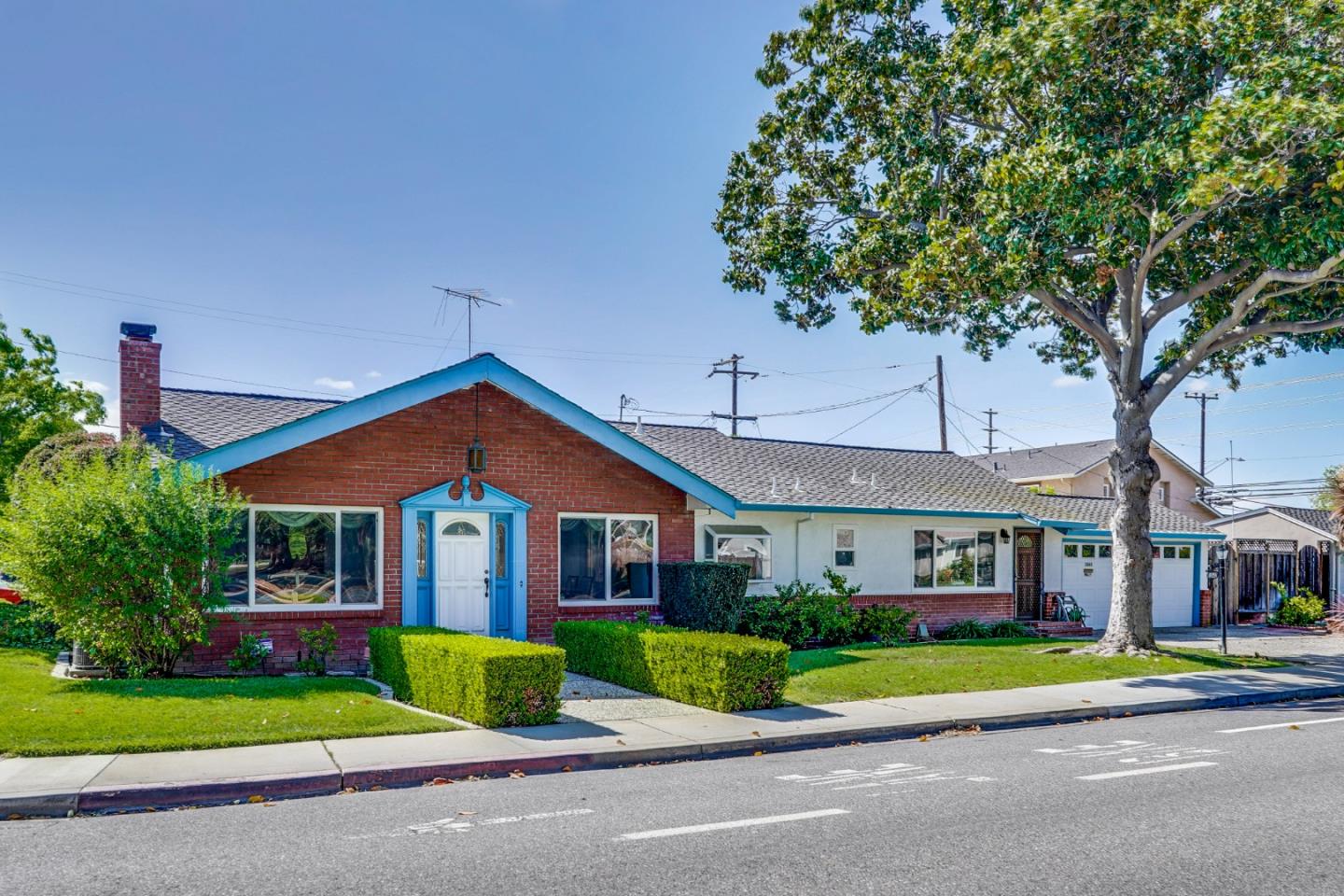 1040 Los Padres Boulevard