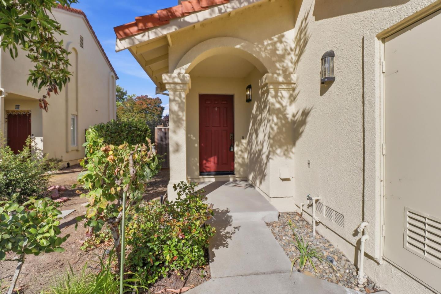 242 Fairmeadow Way