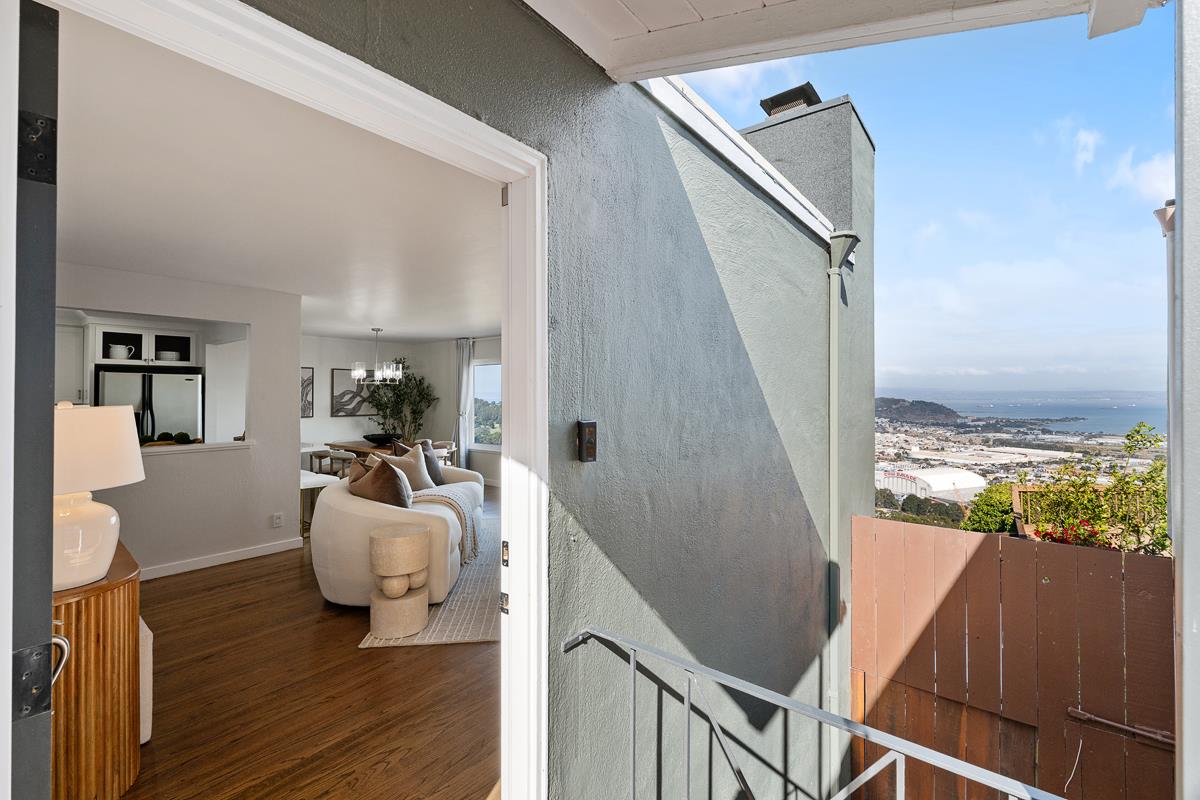 223 Oakridge Drive