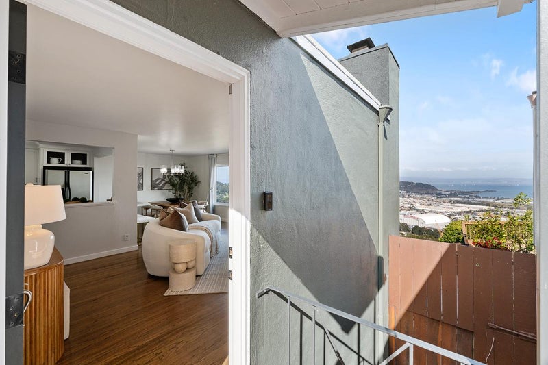223 Oakridge Drive