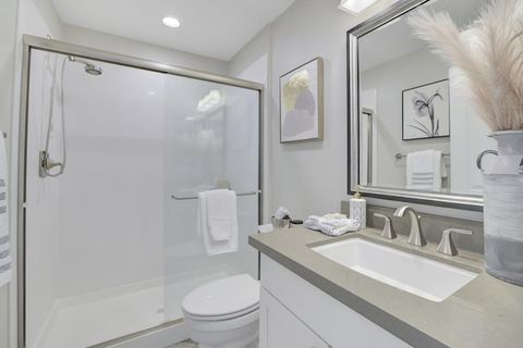 Tiny photo for 2001 Ocean View Court #D, Daly City, CA 94014 (MLS # ML82031533)